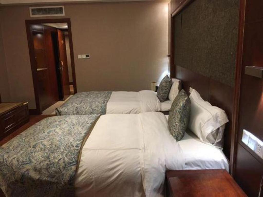 Yantai Golden Gulf Hotel Exterior photo