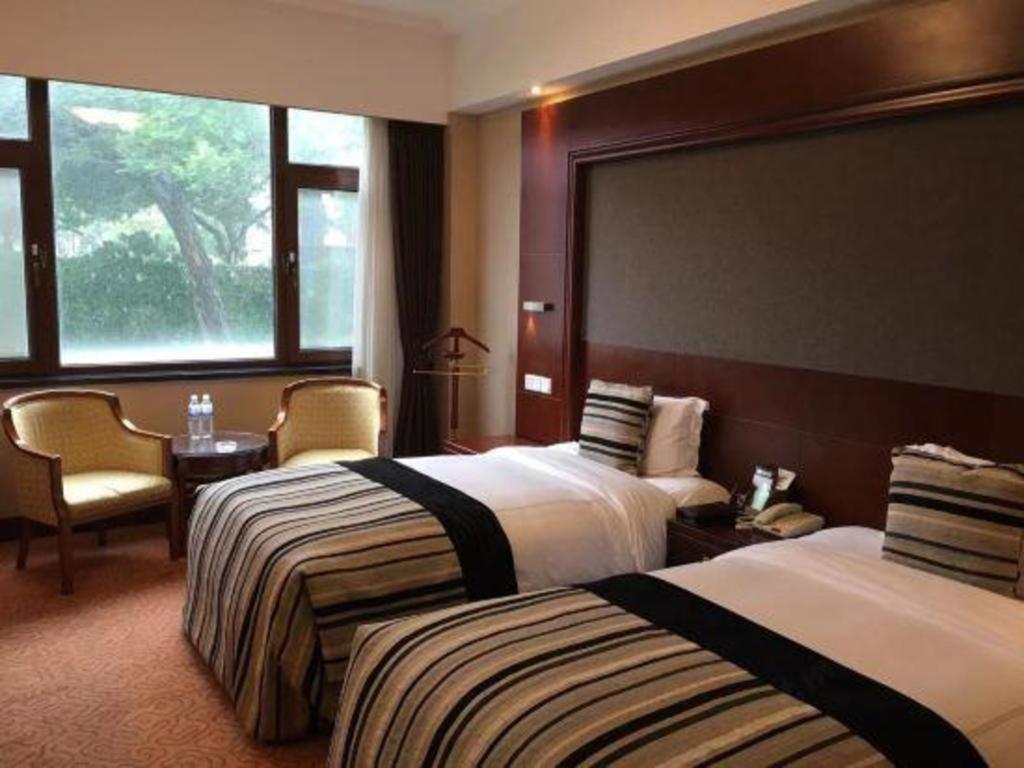 Yantai Golden Gulf Hotel Exterior photo