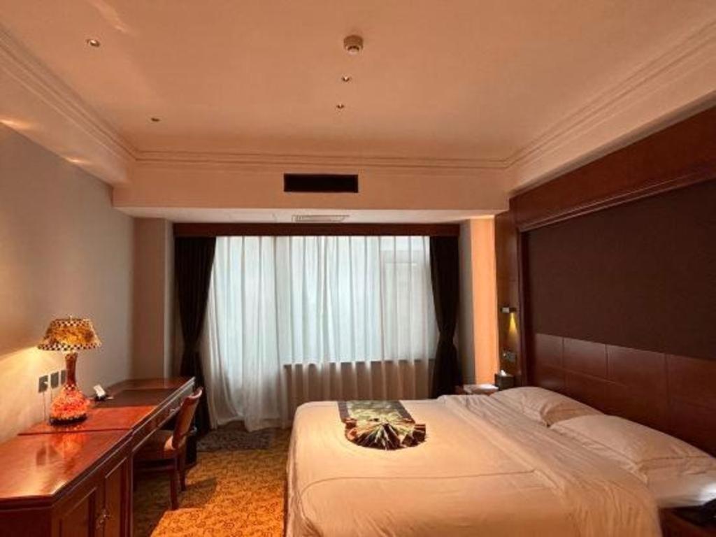 Yantai Golden Gulf Hotel Exterior photo